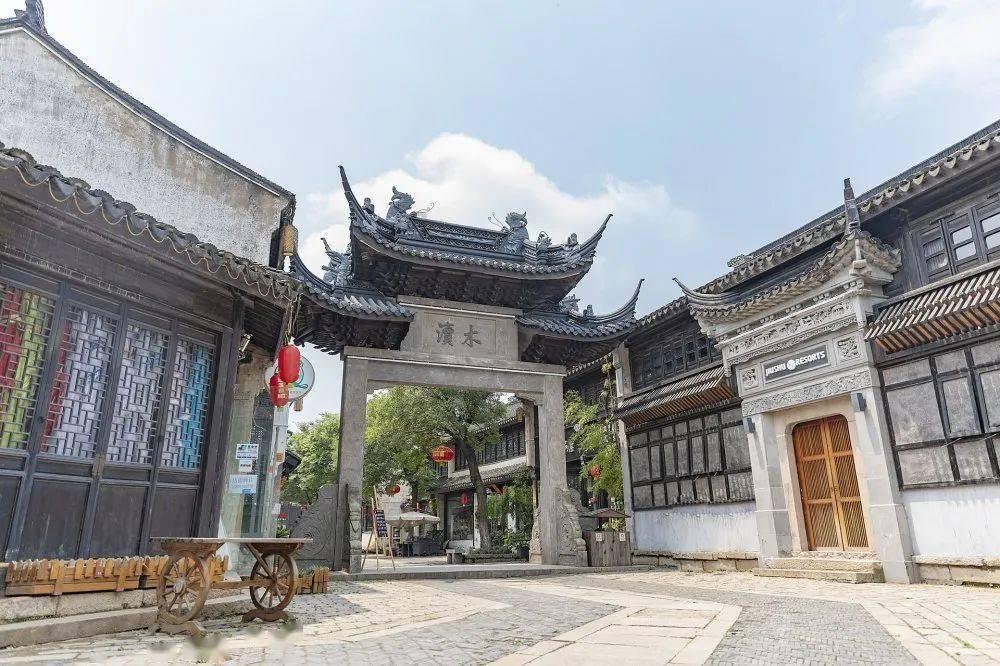 为什么父母总是拿别人跟自己做比较，总是说我一身缺点，搞得一无是处。难道那些优秀的人就很完美吗？游戏画面